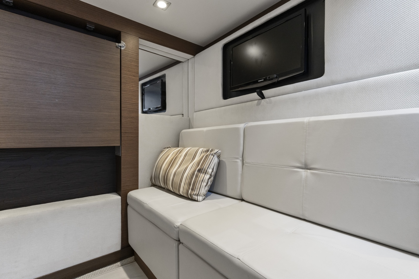 2013 Sea Ray 410 Sundancer