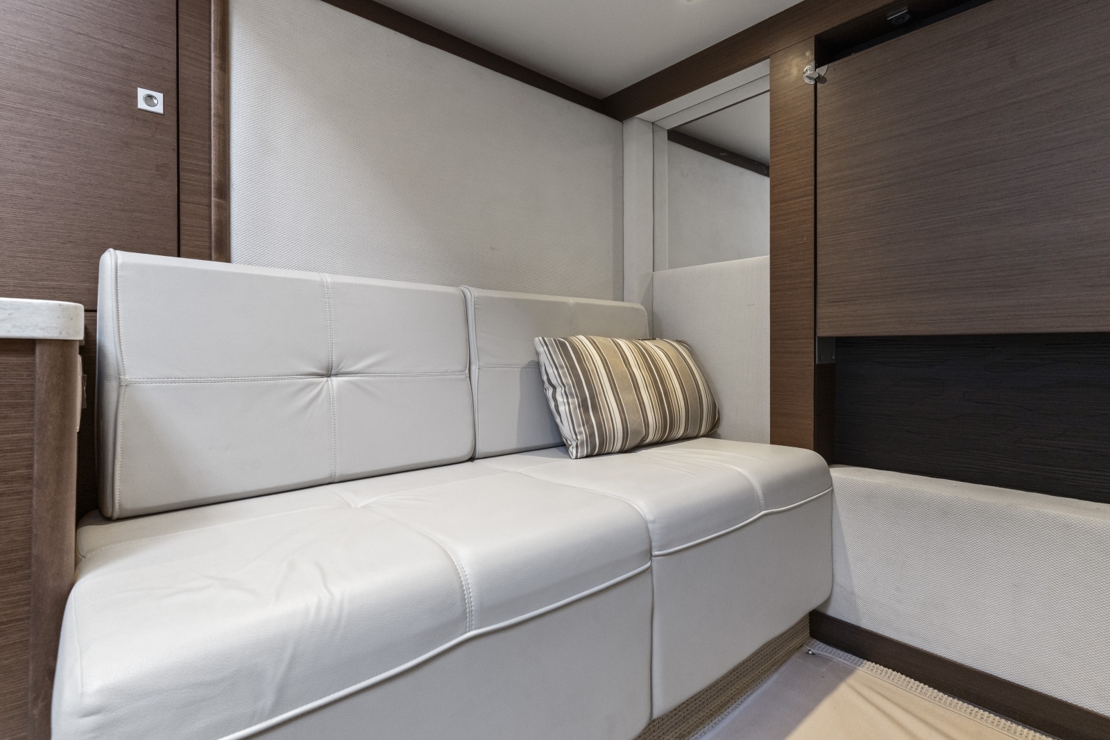 2013 Sea Ray 410 Sundancer