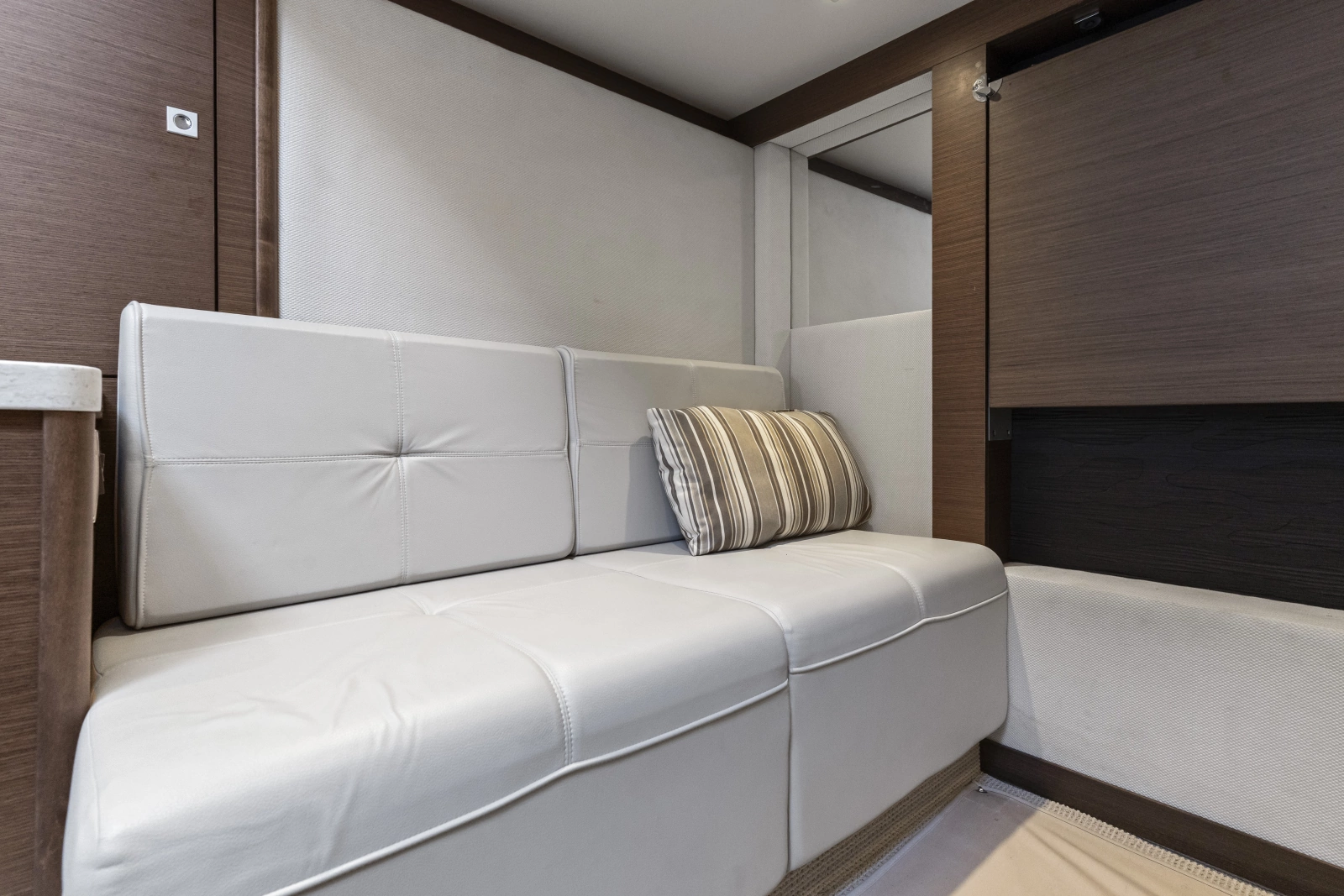 2013 Sea Ray 410 Sundancer