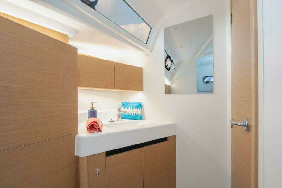 2027 Jeanneau Sun Odyssey 350