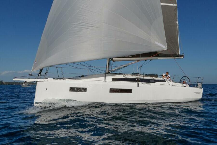 2027 Jeanneau Sun Odyssey 350