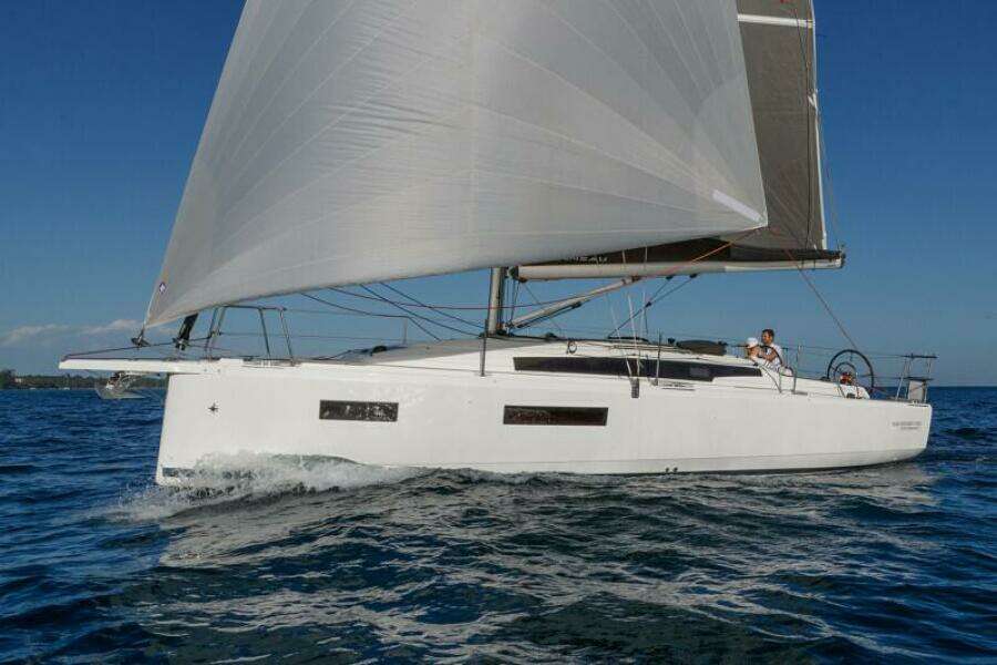 2027 Jeanneau Sun Odyssey 350