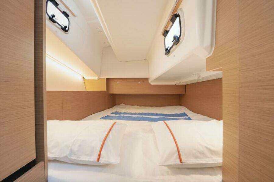 2027 Jeanneau Sun Odyssey 350