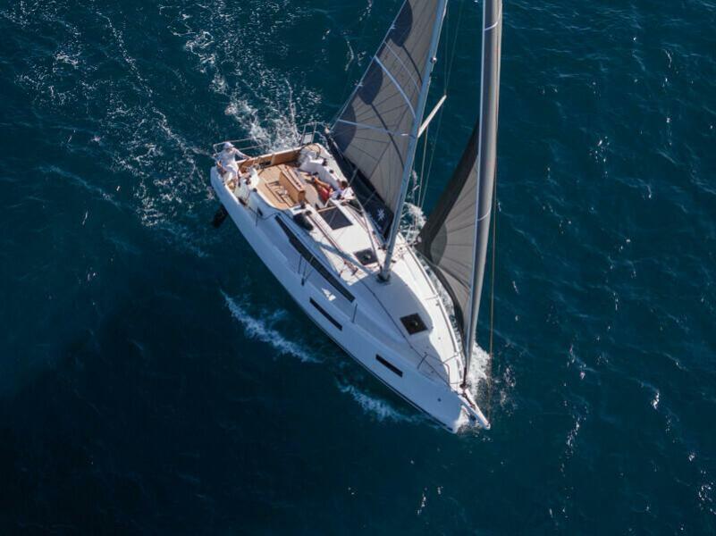 2027 Jeanneau Sun Odyssey 350