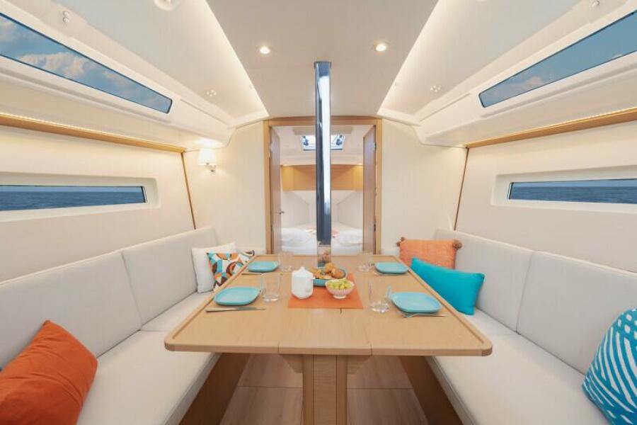 2027 Jeanneau Sun Odyssey 350