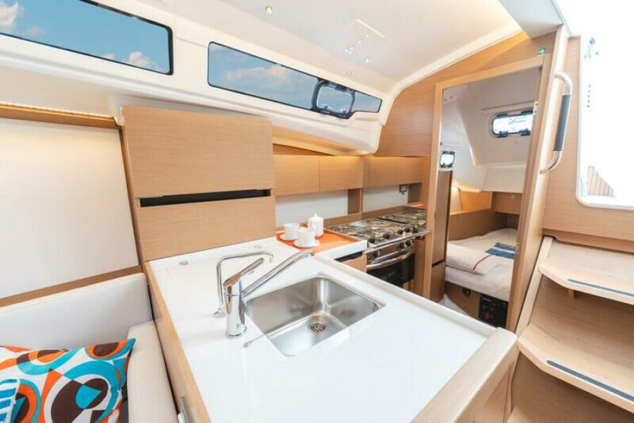 2027 Jeanneau Sun Odyssey 350
