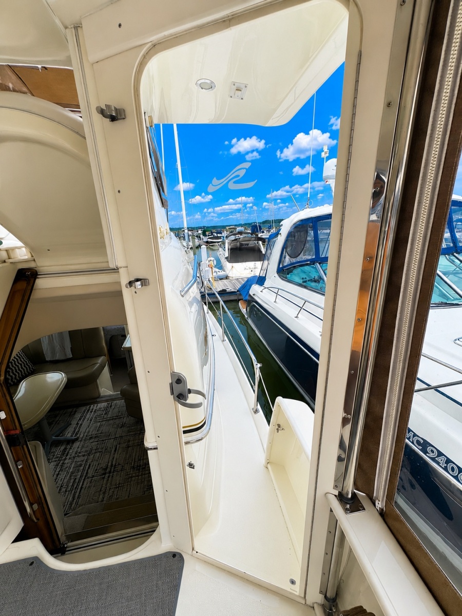 1998 Sea Ray 370 Aft Cabin