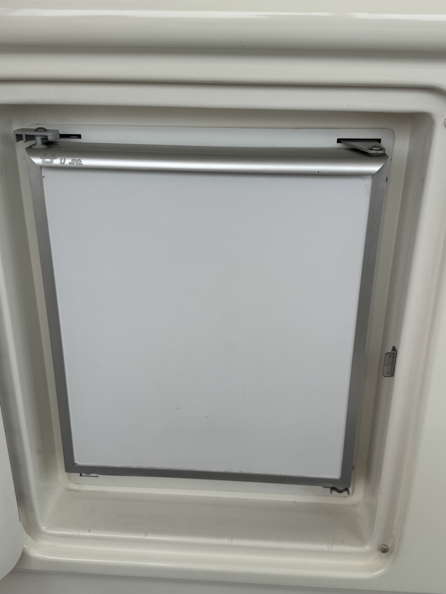 1998 Sea Ray 370 Aft Cabin