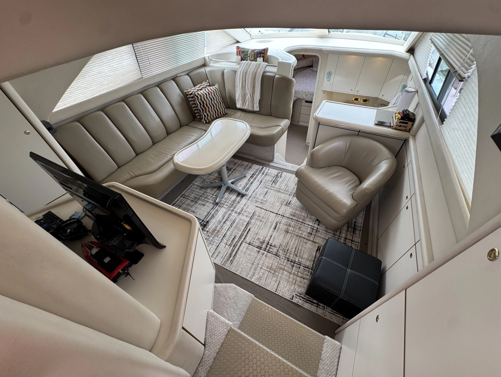 1998 Sea Ray 370 Aft Cabin