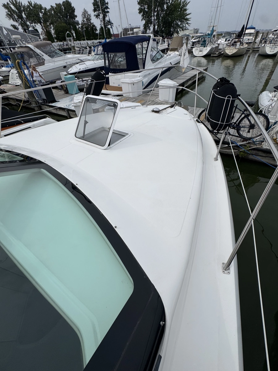 1998 Sea Ray 370 Aft Cabin