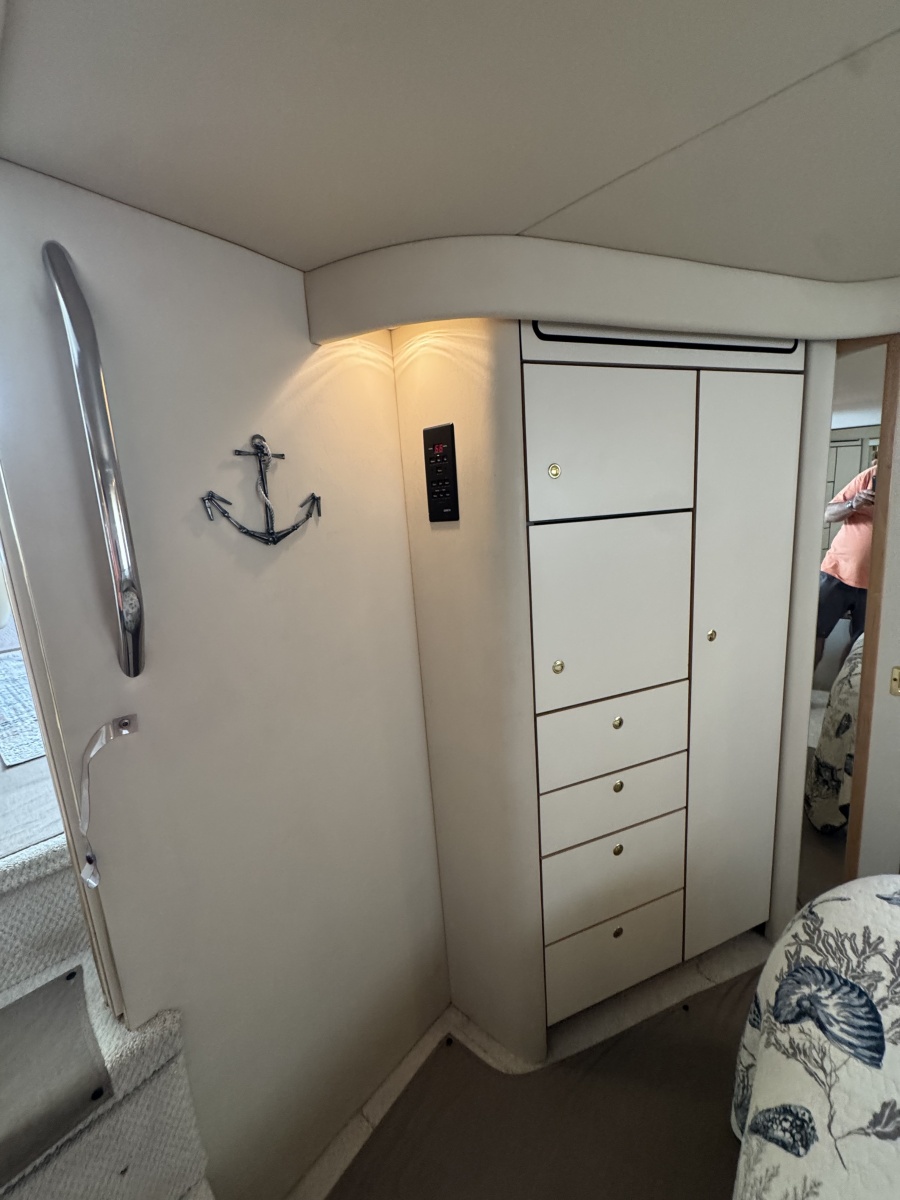 1998 Sea Ray 370 Aft Cabin