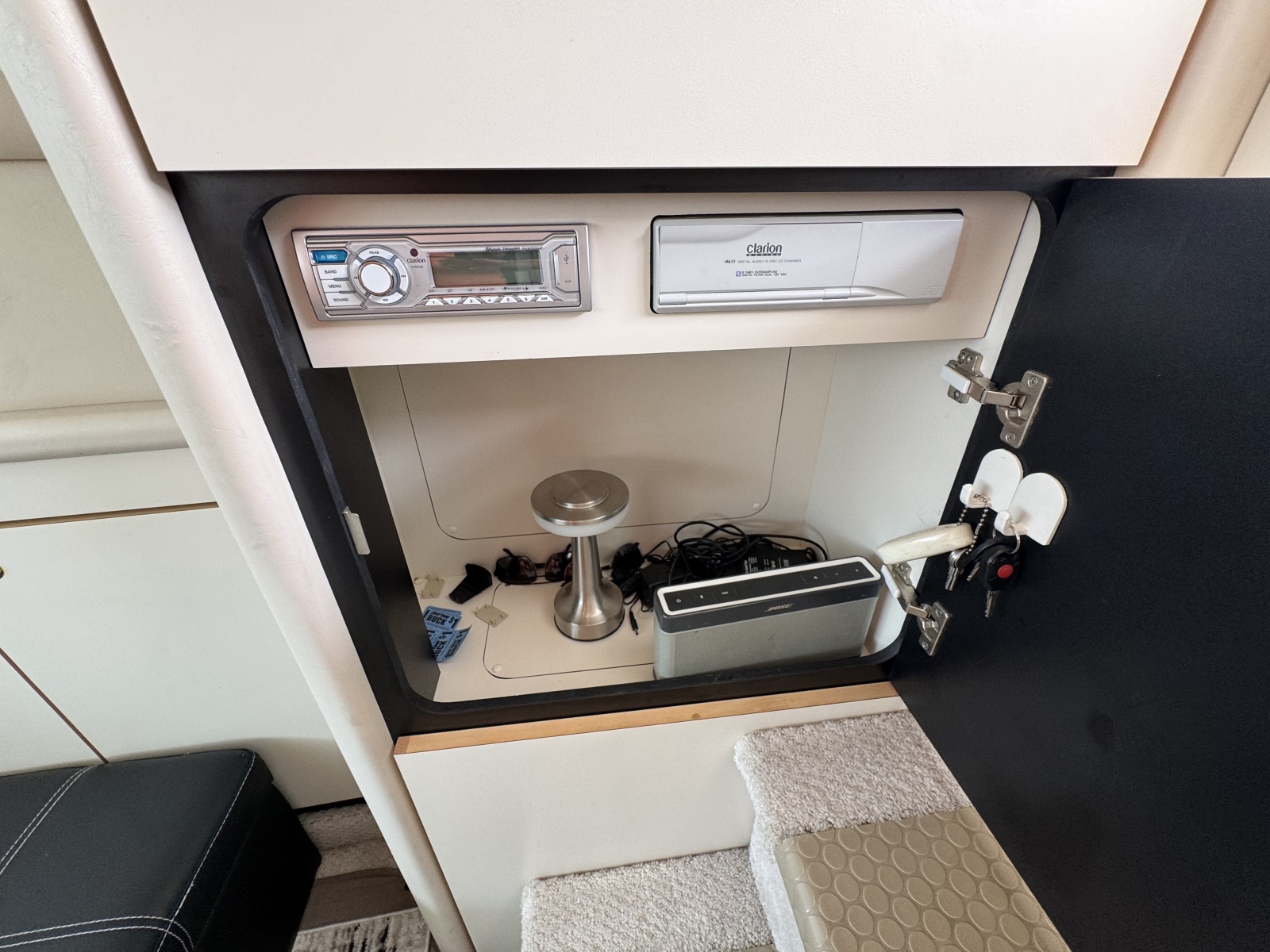 1998 Sea Ray 370 Aft Cabin