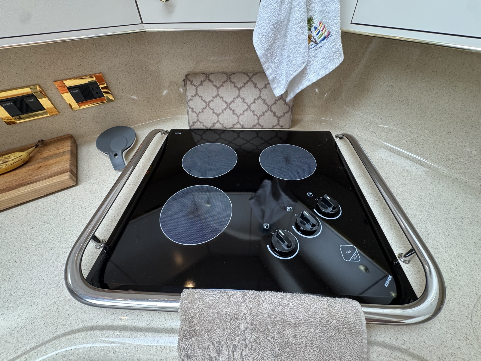 1998 Sea Ray 370 Aft Cabin