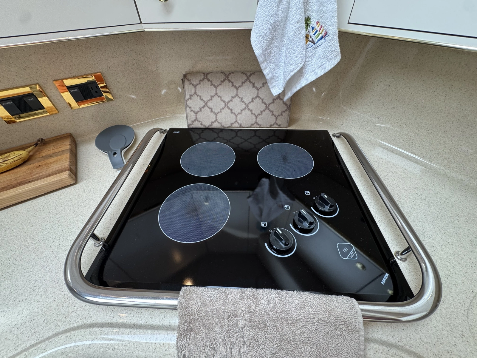 1998 Sea Ray 370 Aft Cabin