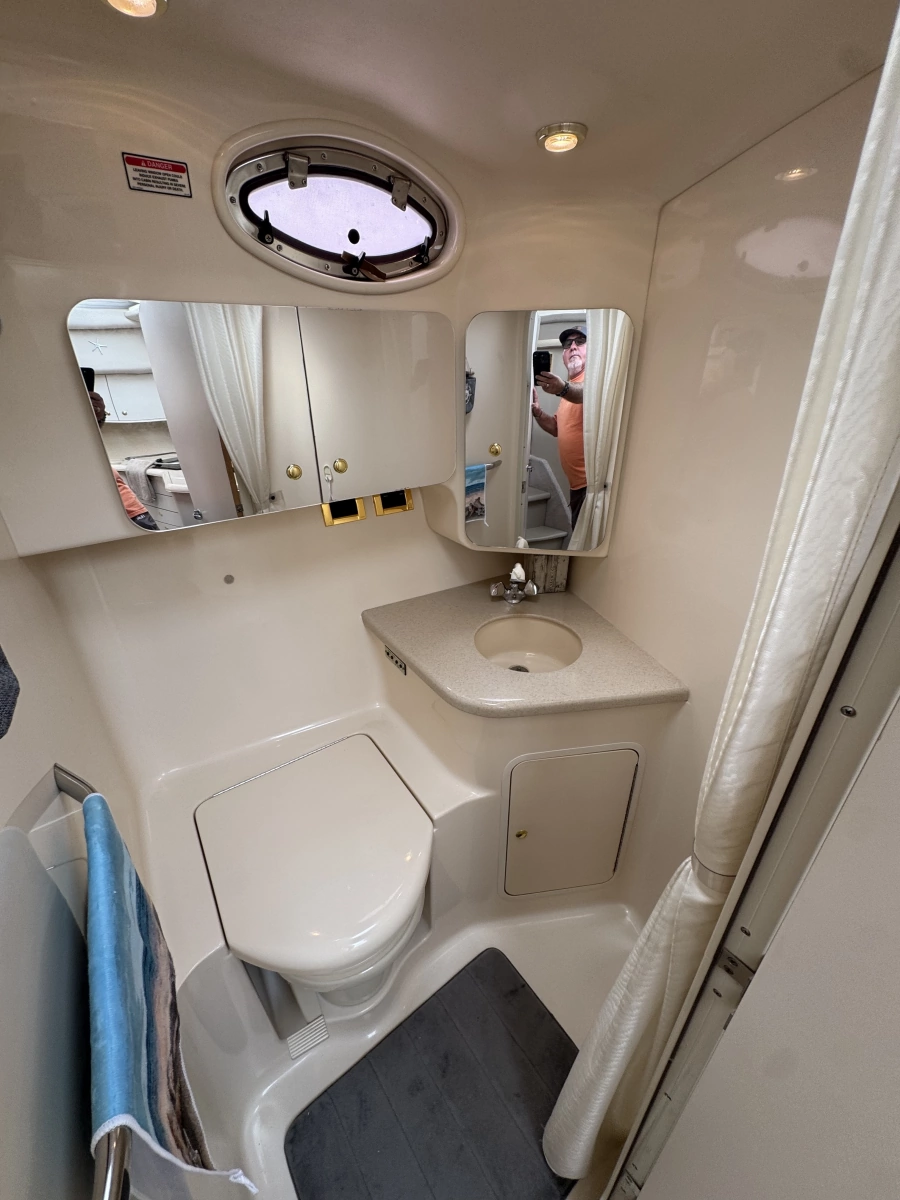 1998 Sea Ray 370 Aft Cabin