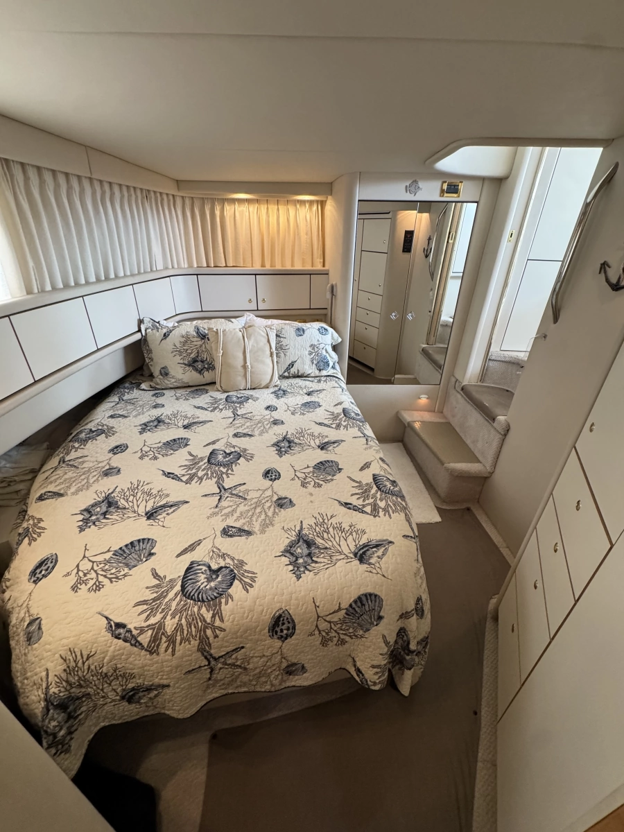 1998 Sea Ray 370 Aft Cabin