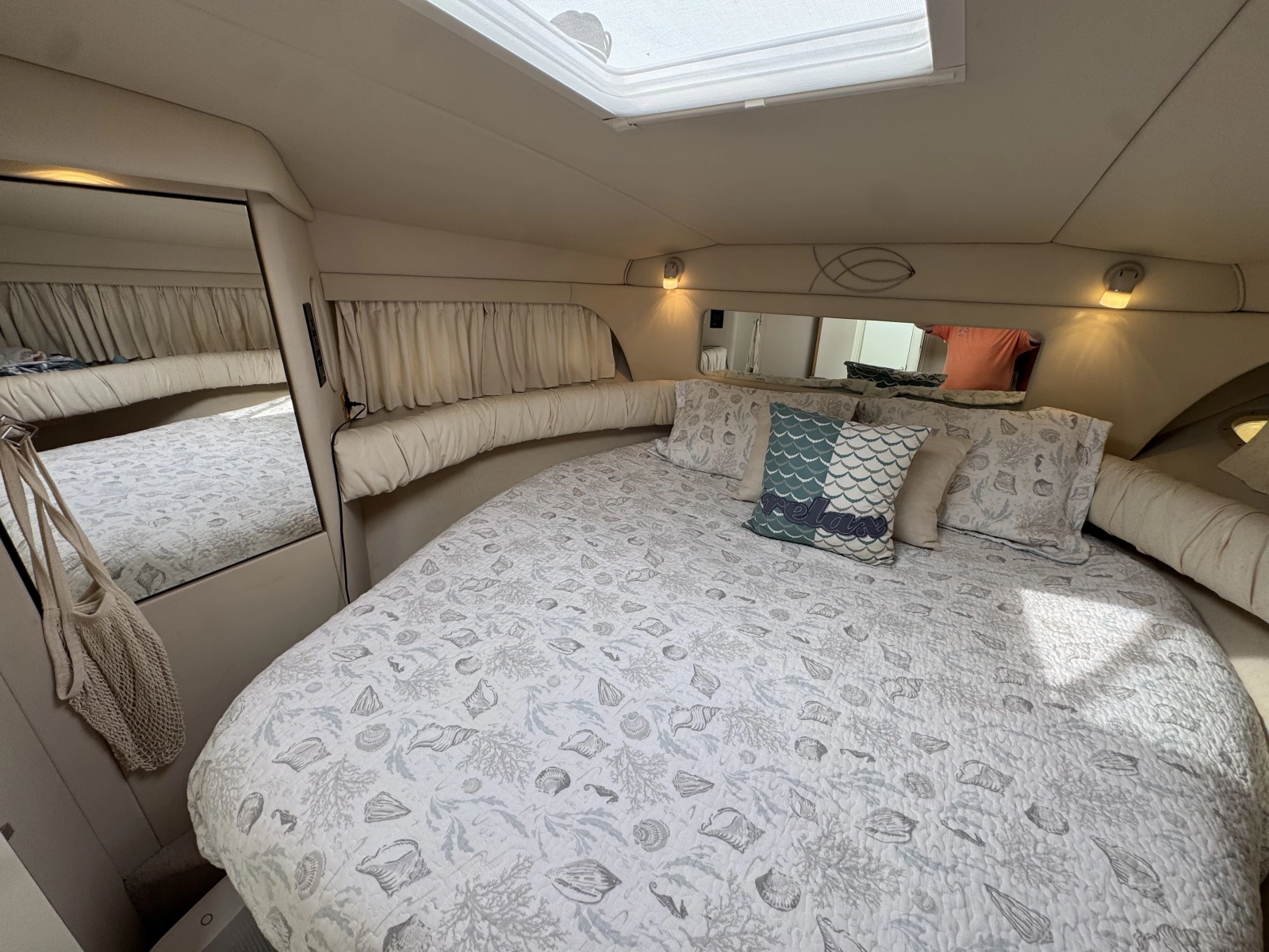 1998 Sea Ray 370 Aft Cabin