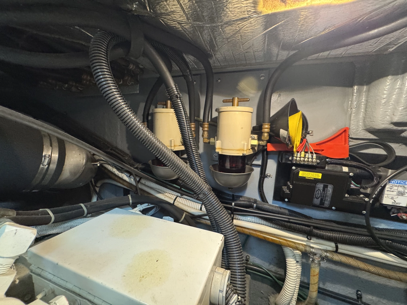 1998 Sea Ray 370 Aft Cabin