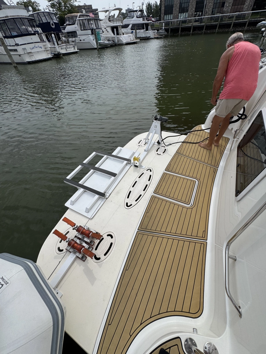 1998 Sea Ray 370 Aft Cabin