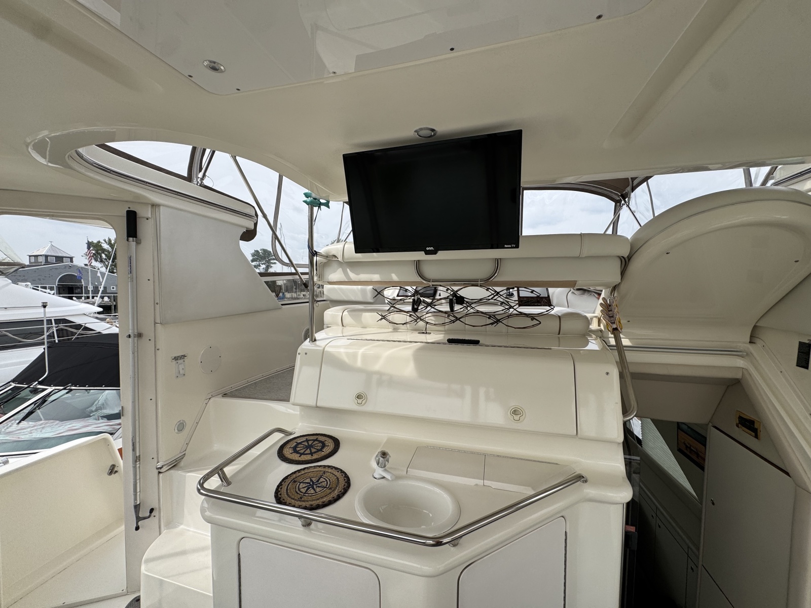 1998 Sea Ray 370 Aft Cabin