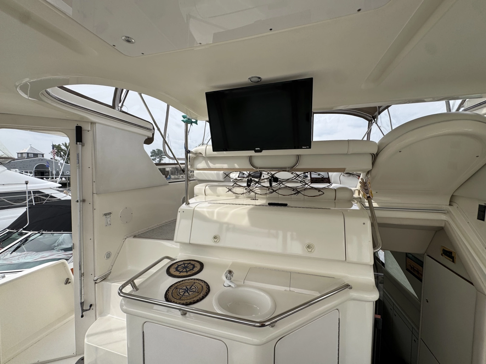 1998 Sea Ray 370 Aft Cabin