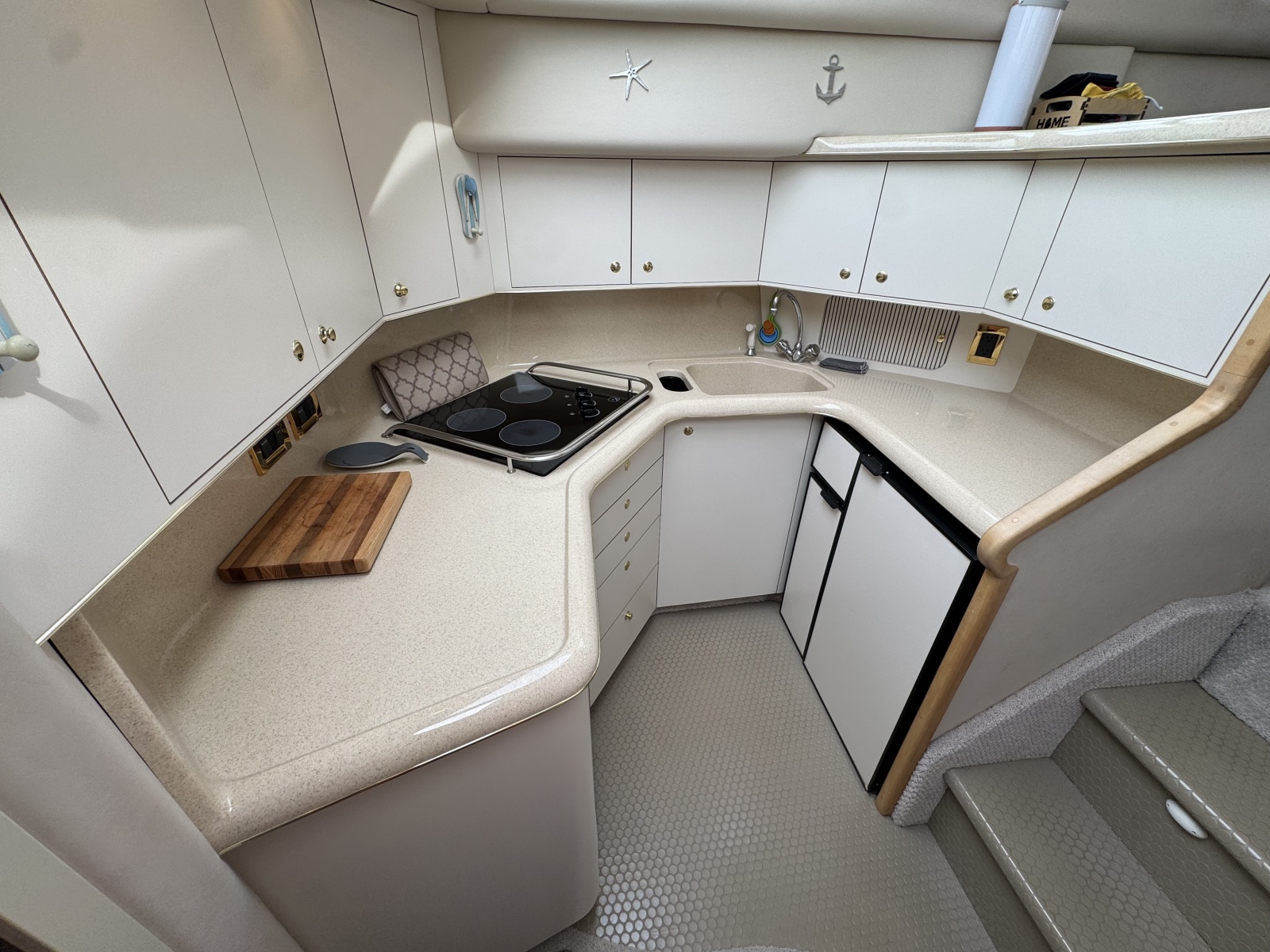 1998 Sea Ray 370 Aft Cabin