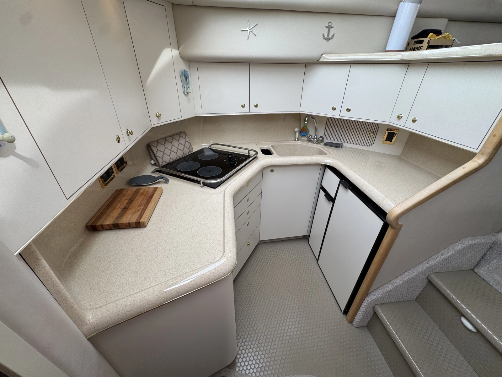 1998 Sea Ray 370 Aft Cabin
