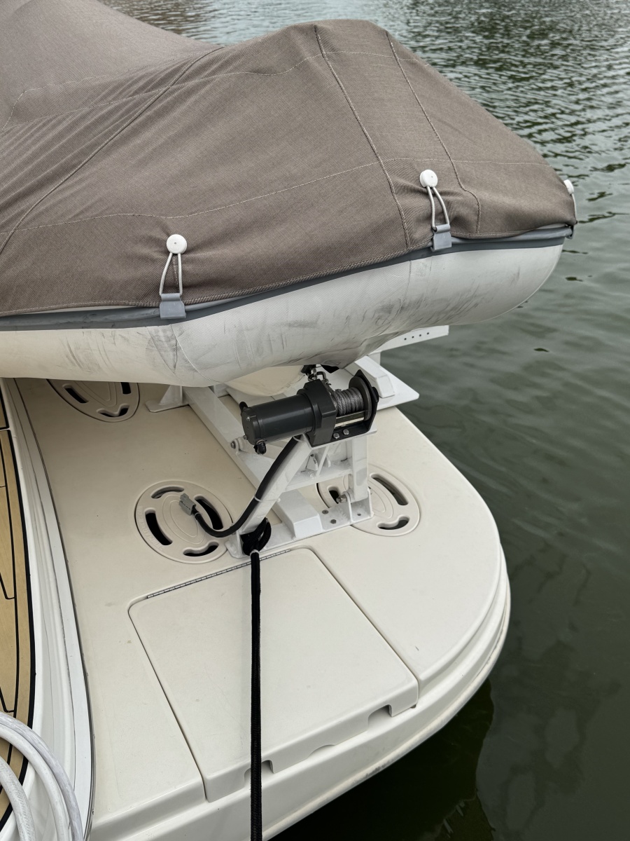 1998 Sea Ray 370 Aft Cabin