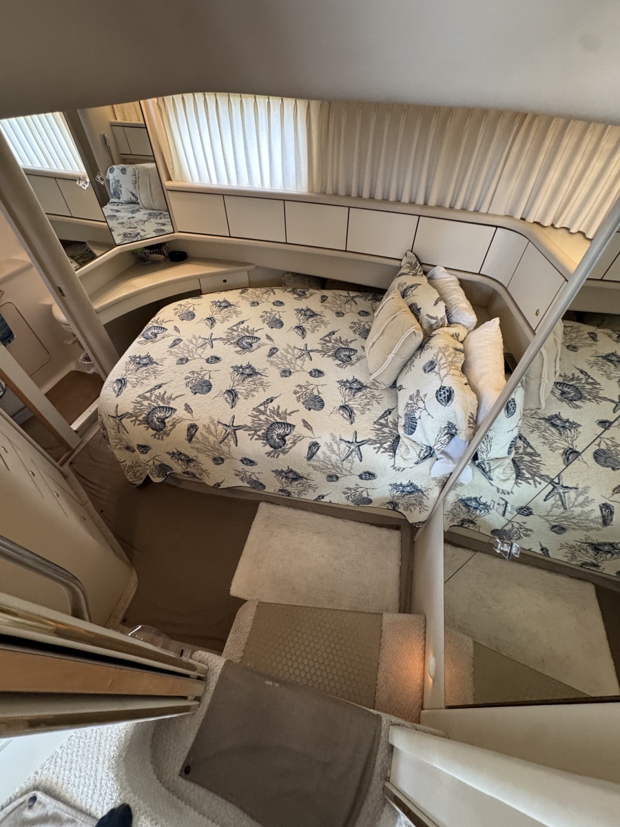 1998 Sea Ray 370 Aft Cabin