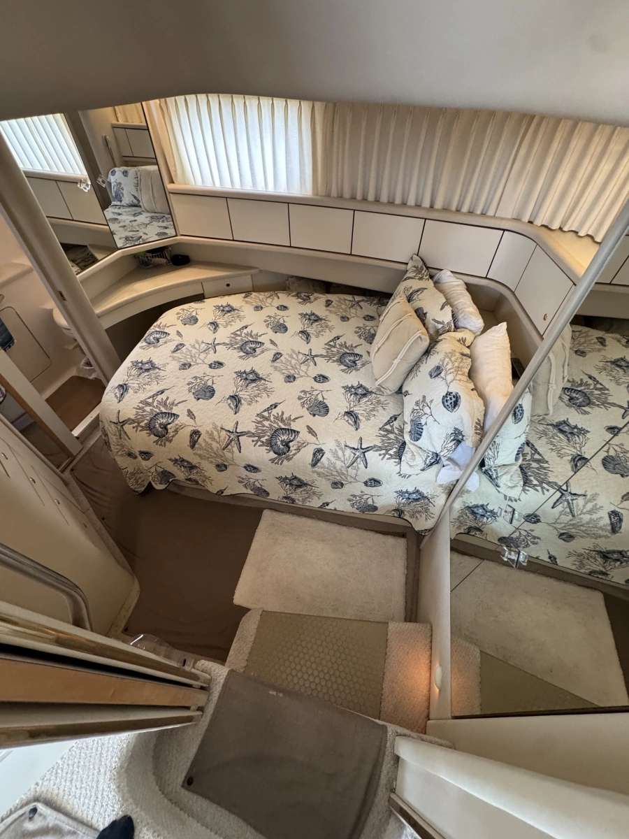 1998 Sea Ray 370 Aft Cabin