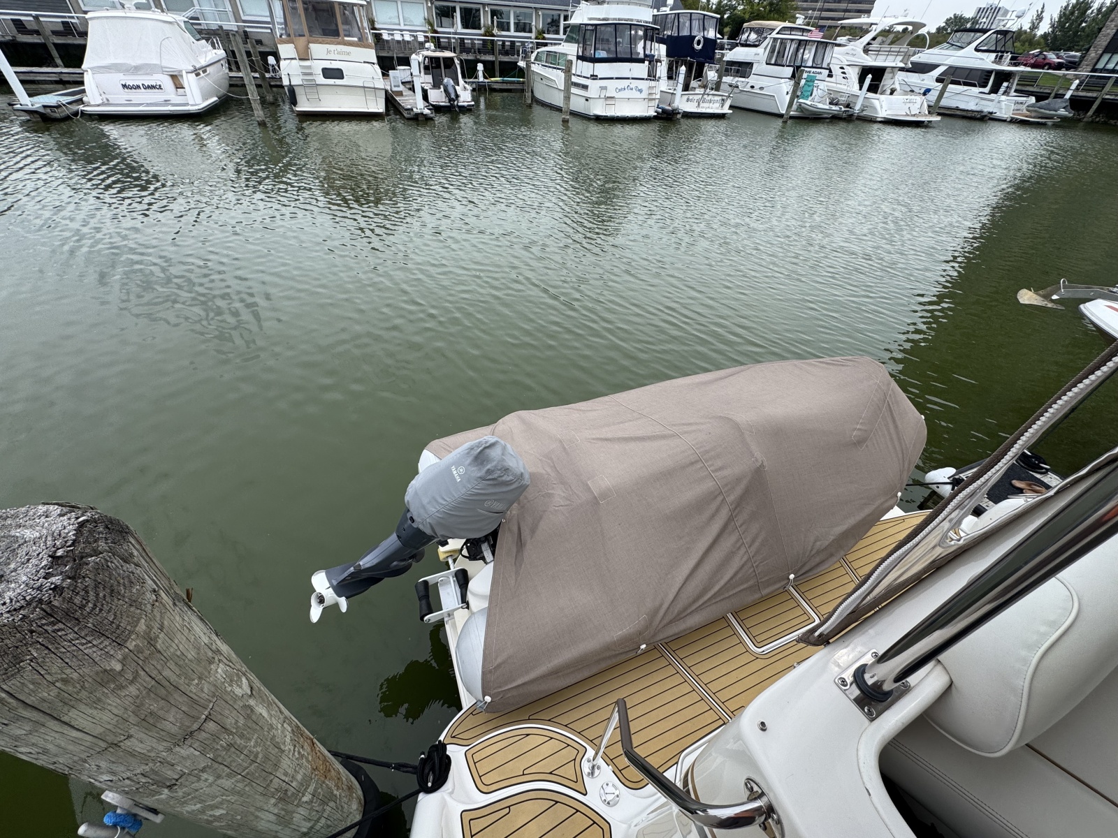 1998 Sea Ray 370 Aft Cabin