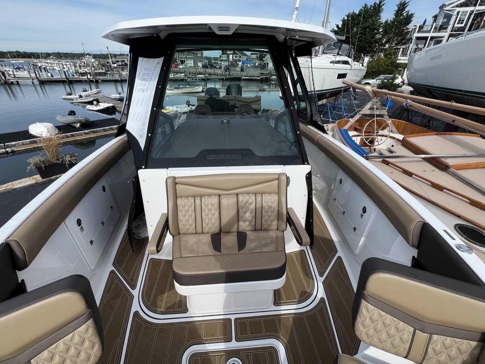 2027 Monterey 30 Elite OB