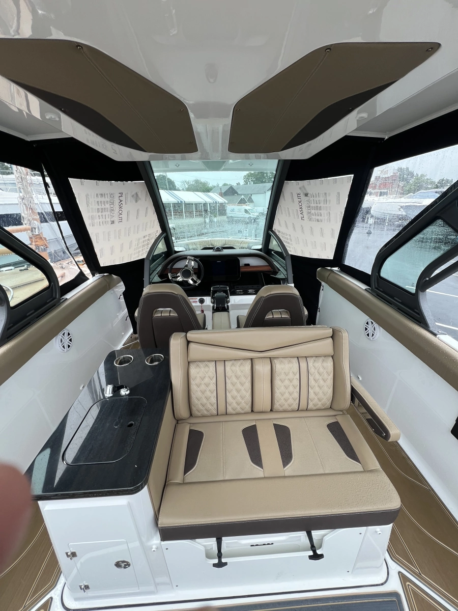 2027 Monterey 30 Elite OB