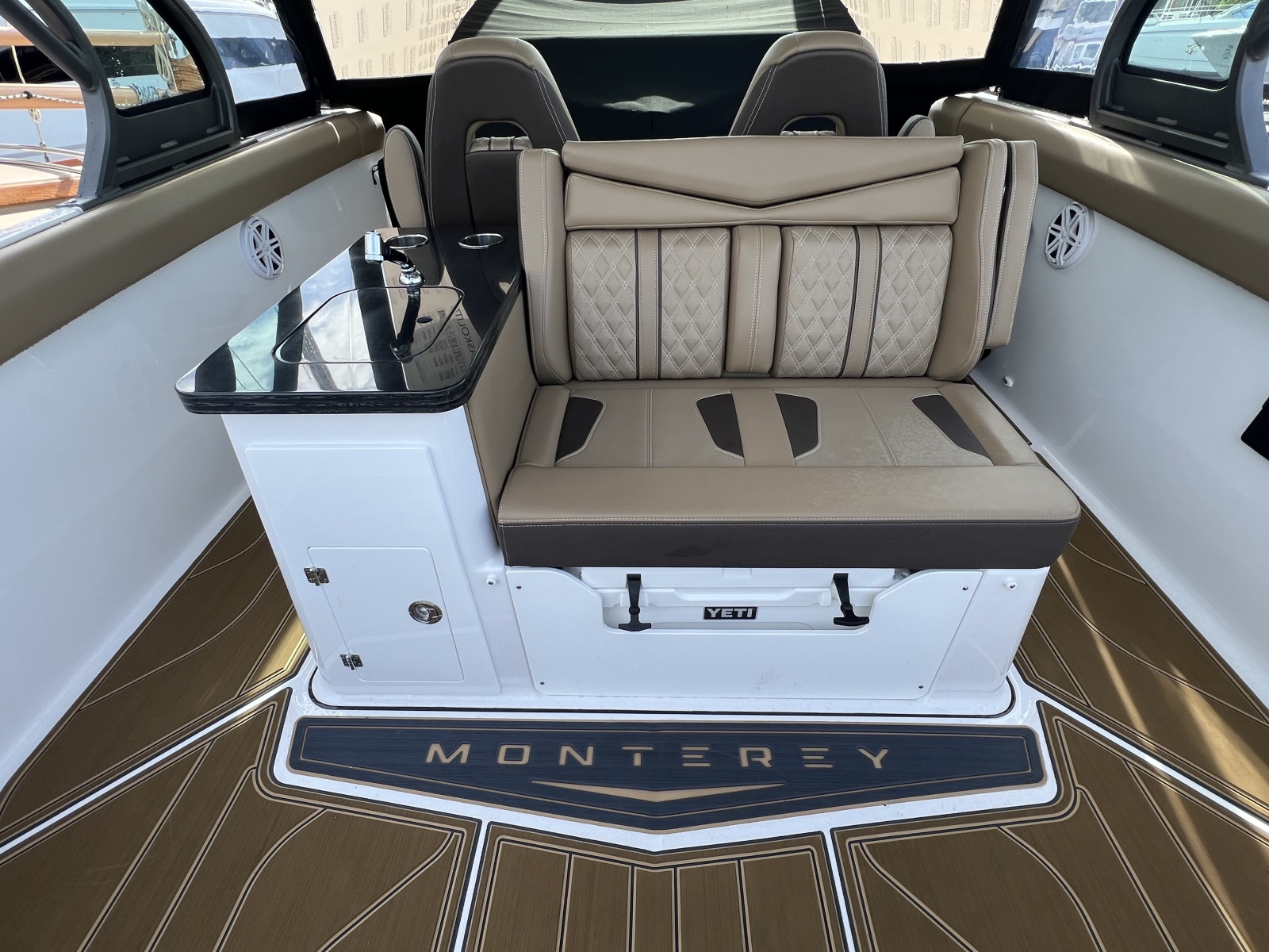 2027 Monterey 30 Elite OB