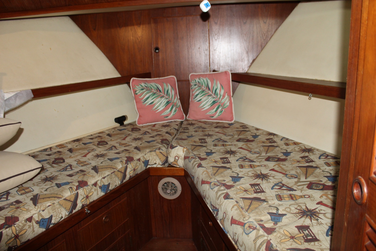 1983 Ocean Alexander 40 Double Cabin
