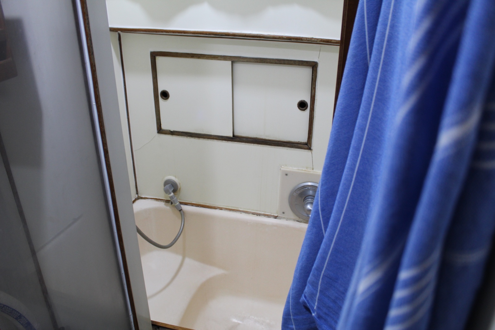 1983 Ocean Alexander 40 Double Cabin