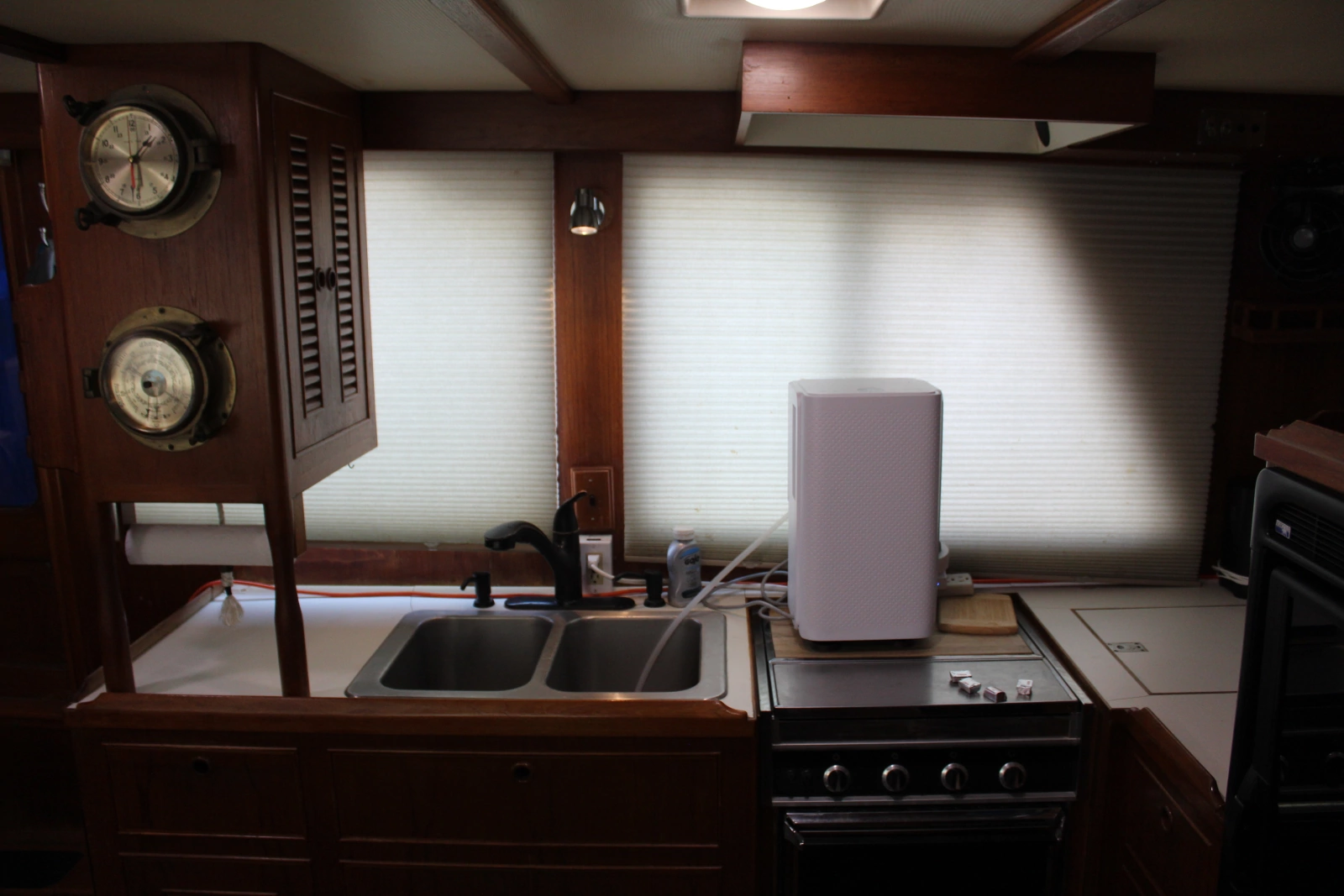 1983 Ocean Alexander 40 Double Cabin