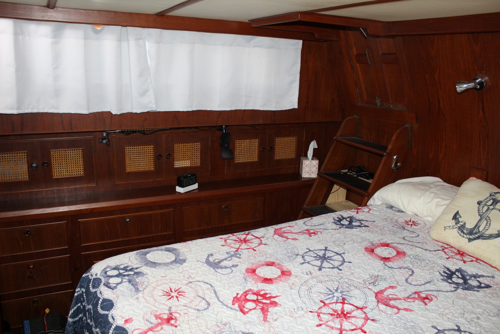 1983 Ocean Alexander 40 Double Cabin