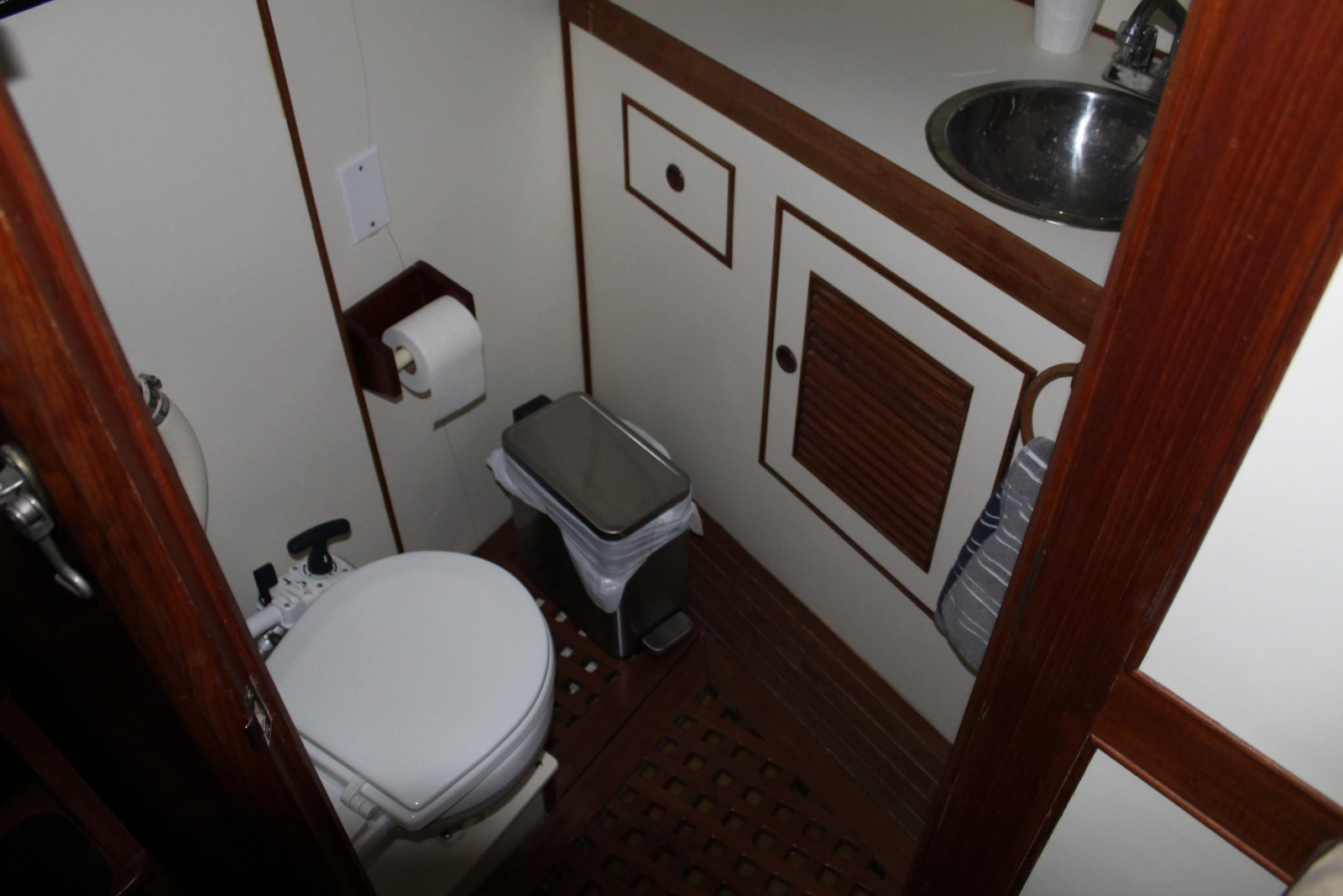 1983 Ocean Alexander 40 Double Cabin