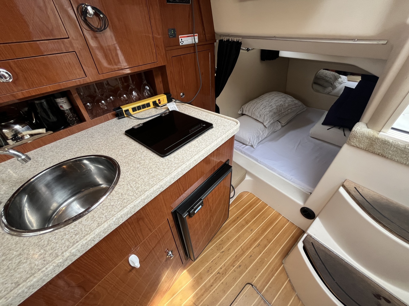 2007 Regal 2860 Window Express