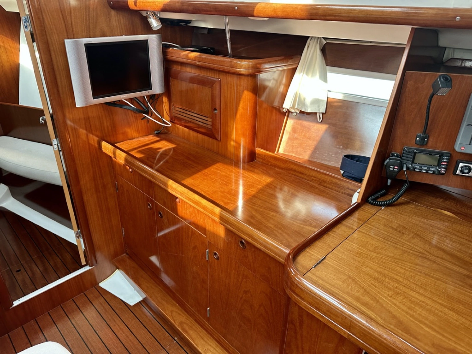 2004 Beneteau 393