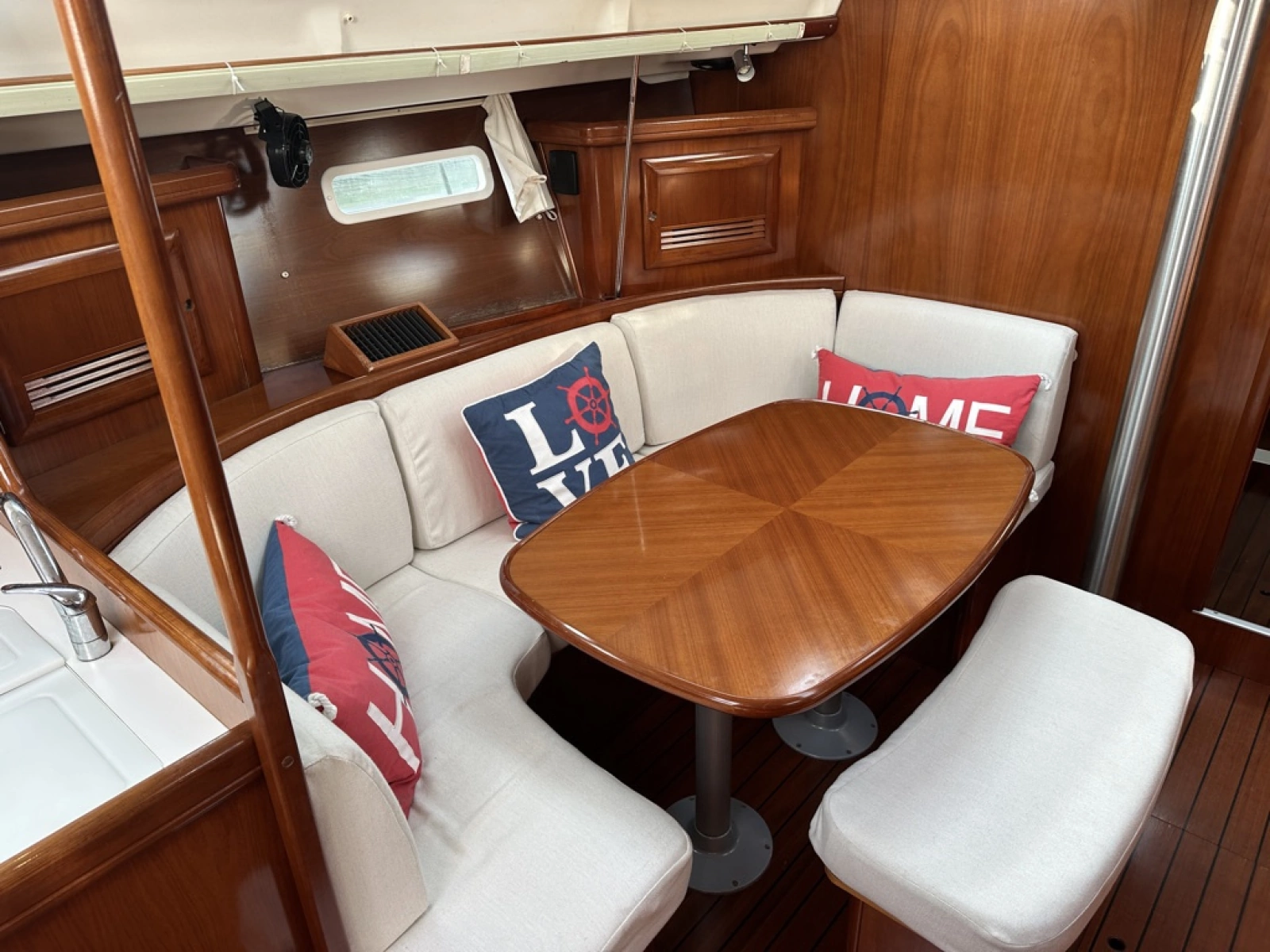 2004 Beneteau 393