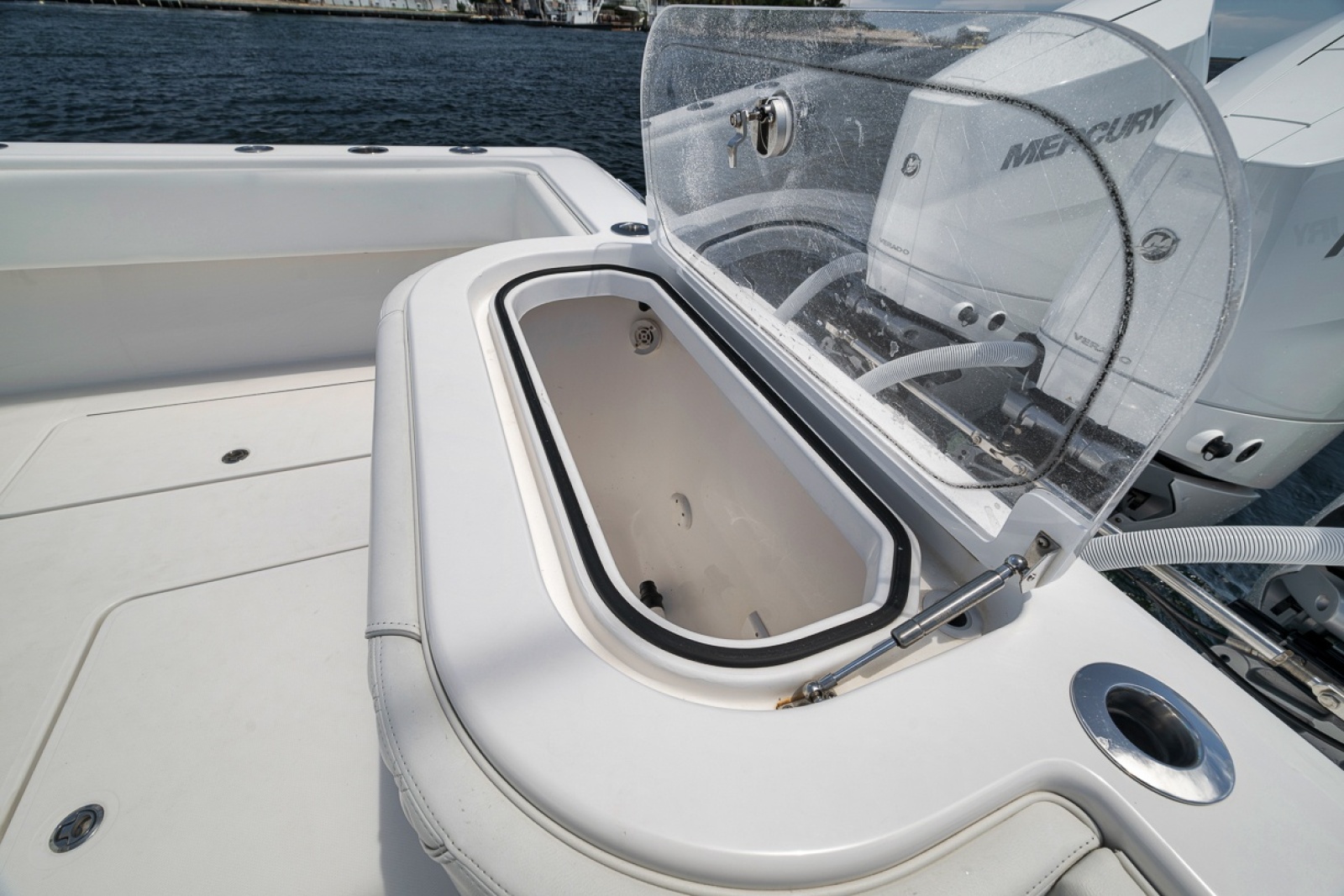 2019 Invincible 39