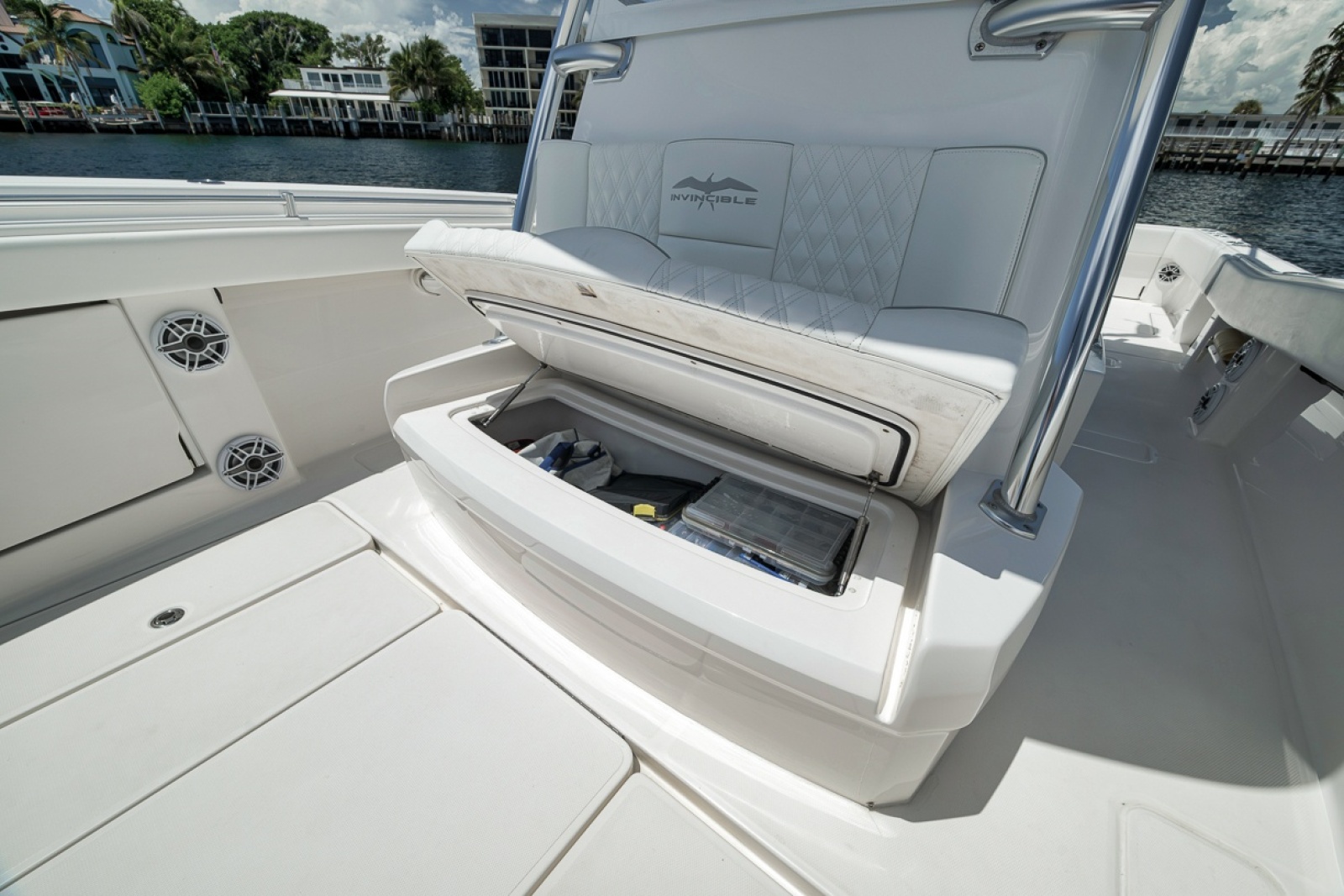 2019 Invincible 39
