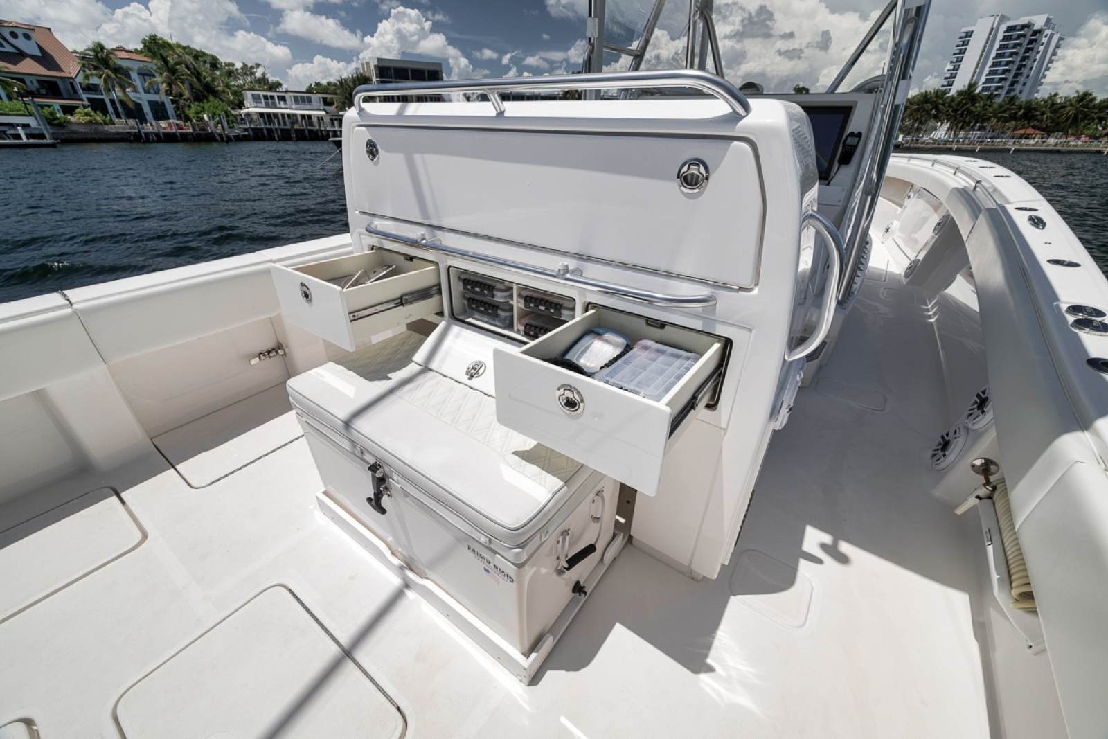 2019 Invincible 39