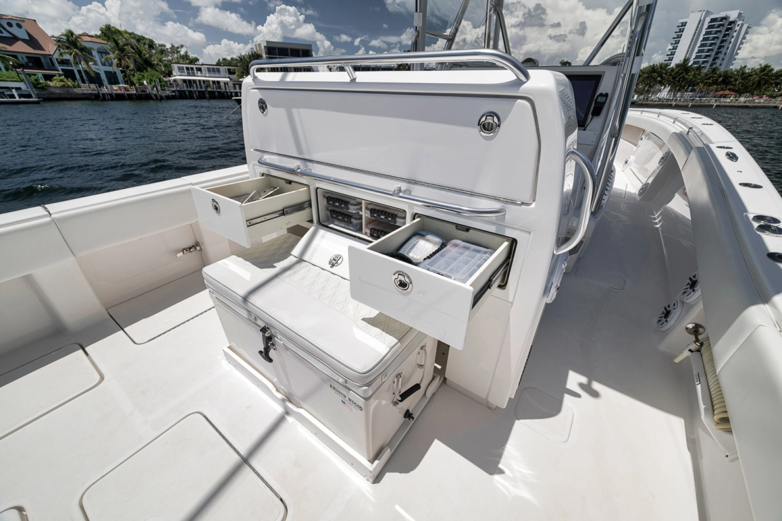 2019 Invincible 39