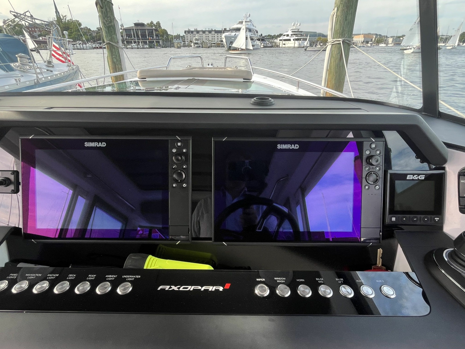2023 Axopar 37 XC Cross Cabin