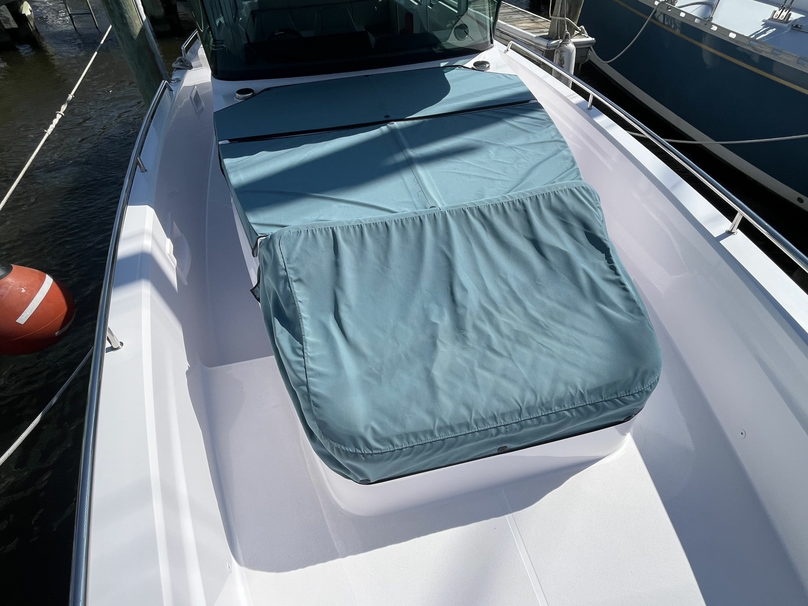 2023 Axopar 37 XC Cross Cabin