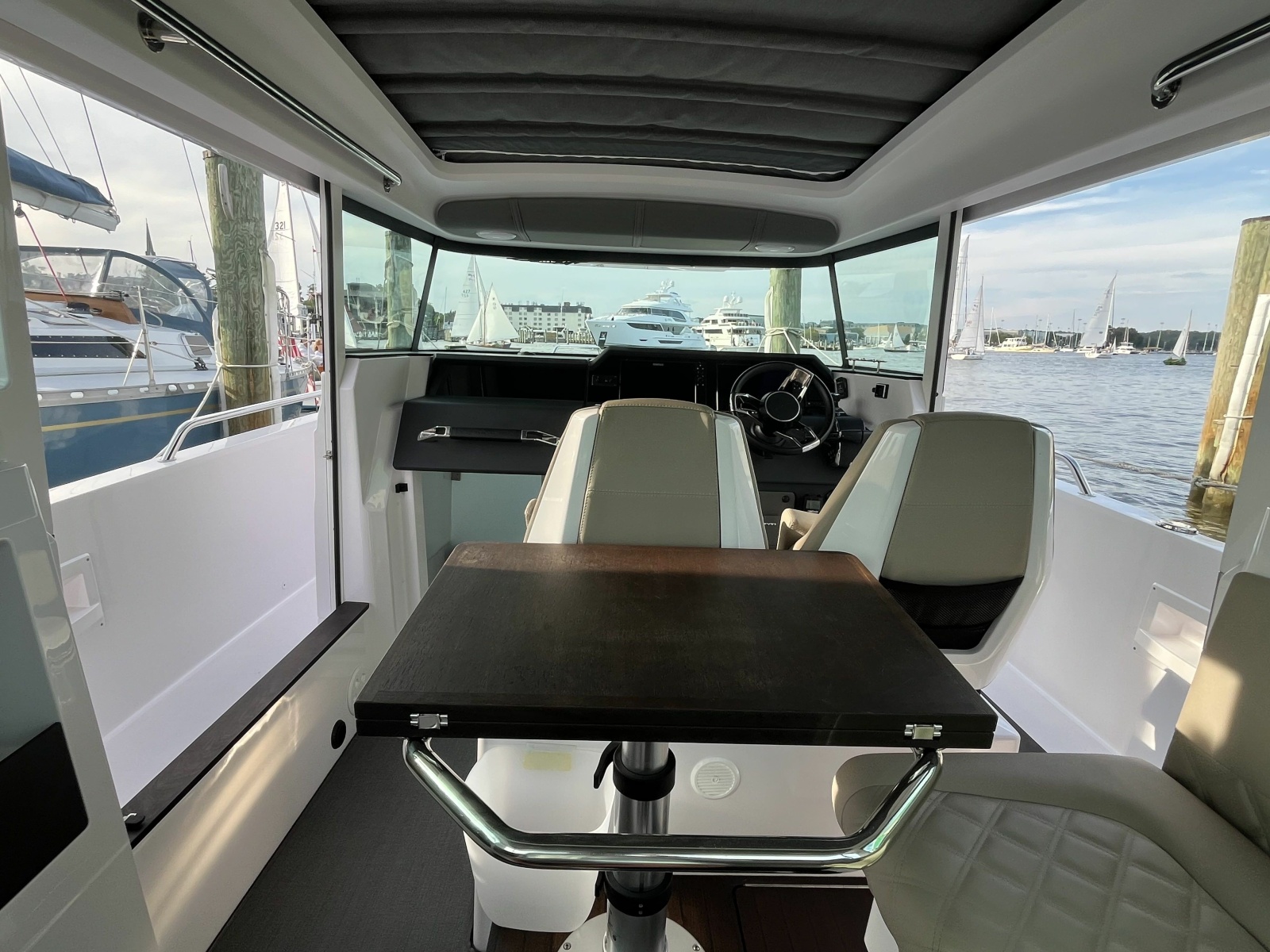 2023 Axopar 37 XC Cross Cabin