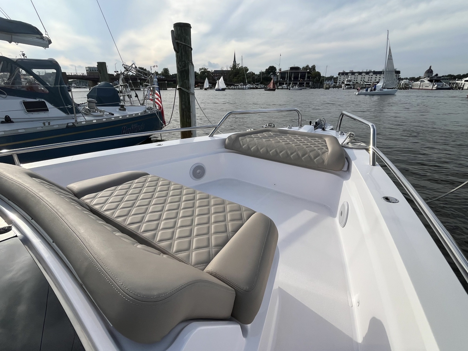 2023 Axopar 37 XC Cross Cabin